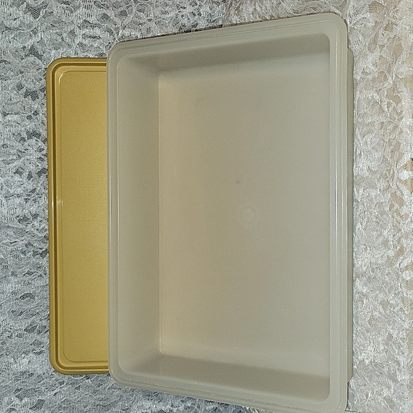 Tupperware: Cake Keeper Container - Picture 5 of 8